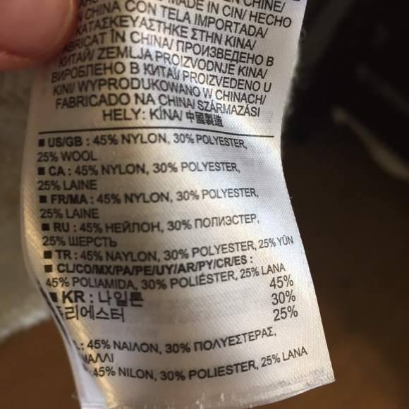 Banana Republic Cream Cable Knit Sweater Size M - Picture 3 of 3